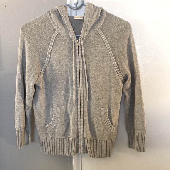 Super Cute & Comfy Gray Zip Up Crop Sweater w/ Hood & Pockets Size Large - Picture 4 of 9